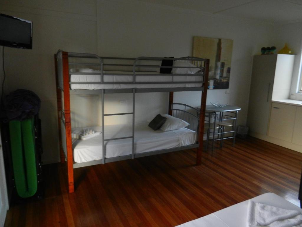 Golden Shores Motel Bilinga Habitación foto